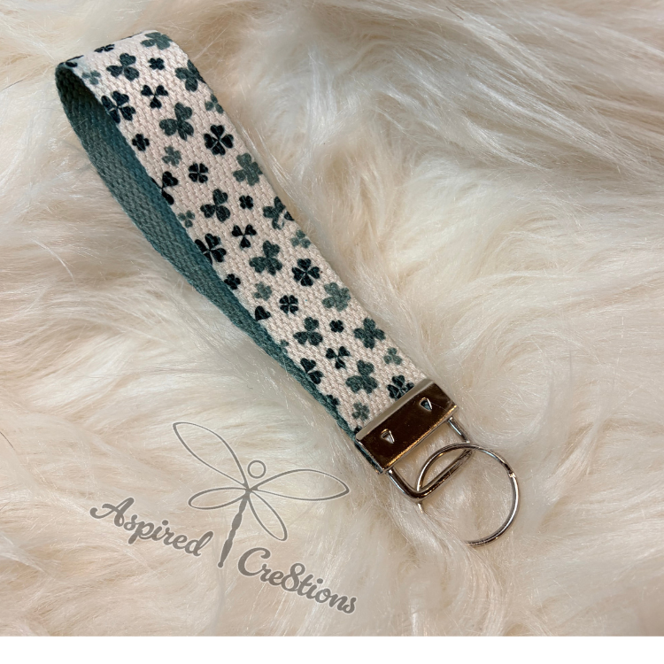 3 leaf clover webbed wristlet